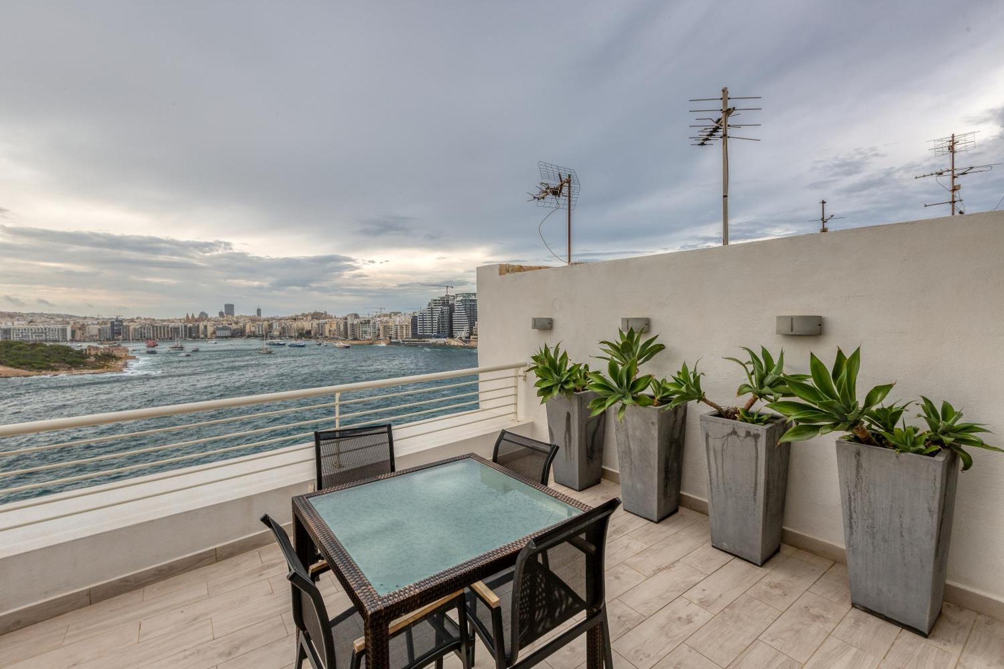 49/3 Seafront Duplex Penthouse In バレッタ エクステリア 写真